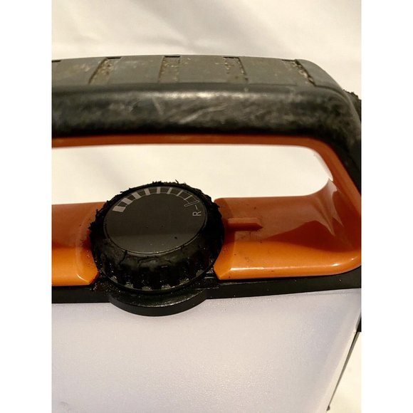 Bushnell TRKR 1000 Lumen Multi-Function Multi-Color Water Resistant Lantern - Picture 2 of 11